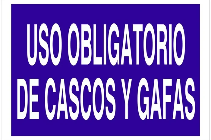 Promoción SEÑAL POLIESTIRENO 297X210 Uso obligatorio de cascos y gafas